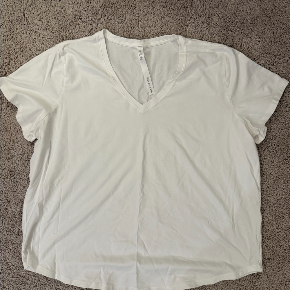 Lululemon Love V-Neck T-Shirt in white Pima cotton fabric. Women’s size 20